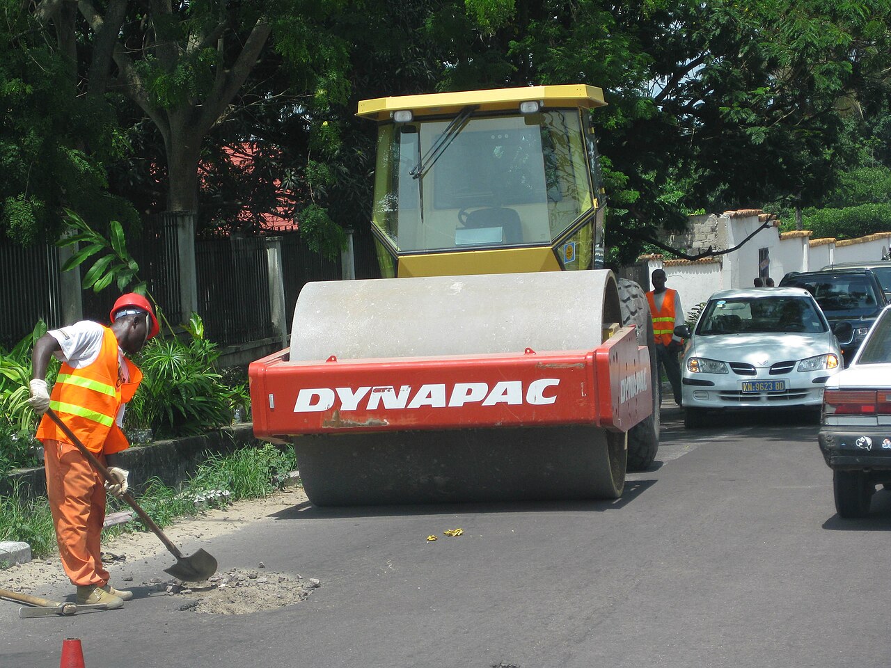 Road rehabilitation works on avenue Nguma, Kinshasa